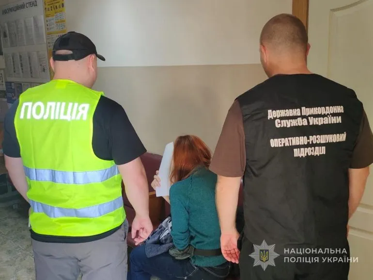 Сум’янку підозрюють в організації фіктивних шлюбів для виїзду ухилянтів за кордон