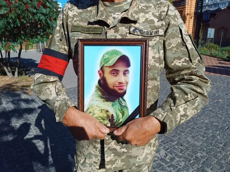 У Сумах попрощались із захисниками Павлом Вихровим та Олександром Грищенком