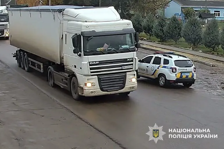 На Білопільщині вантажівка на смерть збила пішохода