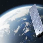 Масове скупчення супутників у низькій орбіті загрожує Землі космічним сміттям