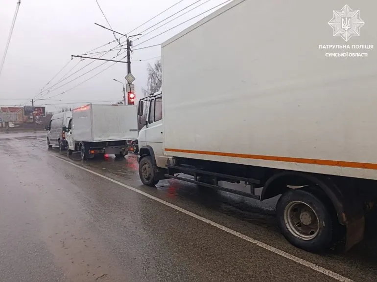 У Сумах сталася ДТП за участі трьох автомобілів