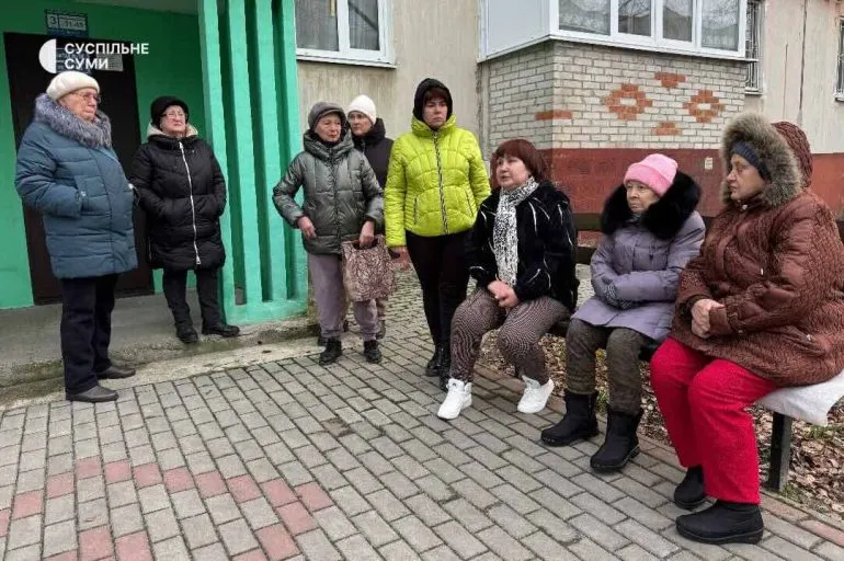 Сумчани мерзнуть у власних квартирах: батареї досі холодні, а обігрівачі працюють на повну