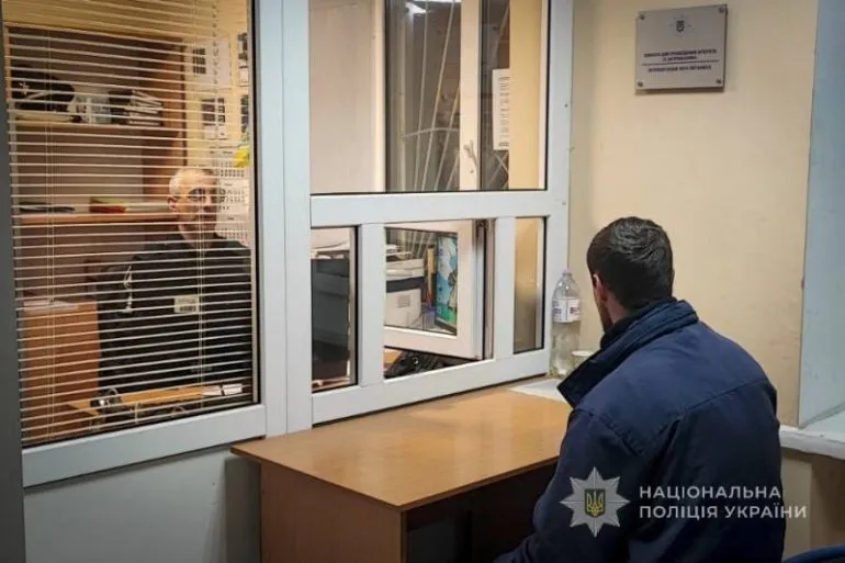 У Сумах затримали зловмисника, який тяжко поранив чоловіка ножем