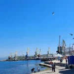 у Феодосії, ймовірно, зазнали атаки морський порт та нафтобаза