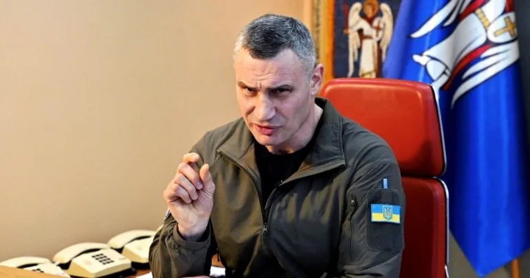 Кличко обіцяє головам районів Києва звернутися до Зеленського через прибирання снігу