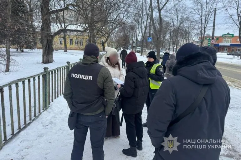 Вимагали неправомірну вигоду за захист дисертацій: поліція Сум викрила корупційну схему в закладі вищої освіти