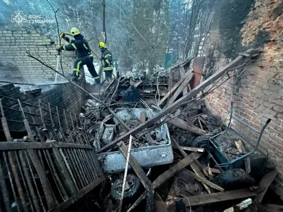 У Сумах від ворожої атаки пошкоджено три будинки
