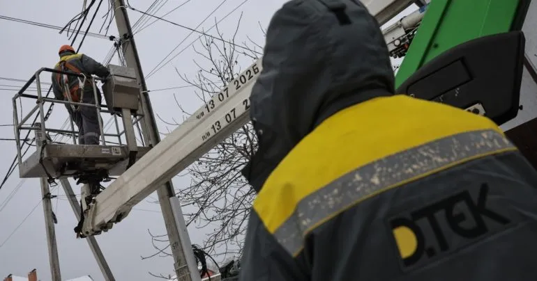 100 тисячам абонентів у Києві повернули світло після атаки Росії