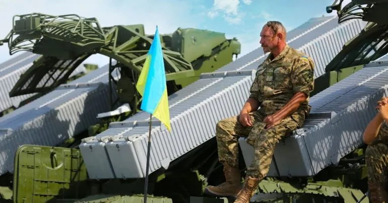 Чоловіки віком від 60 років зможуть укласти річний контракт із ЗСУ – указ Зеленського