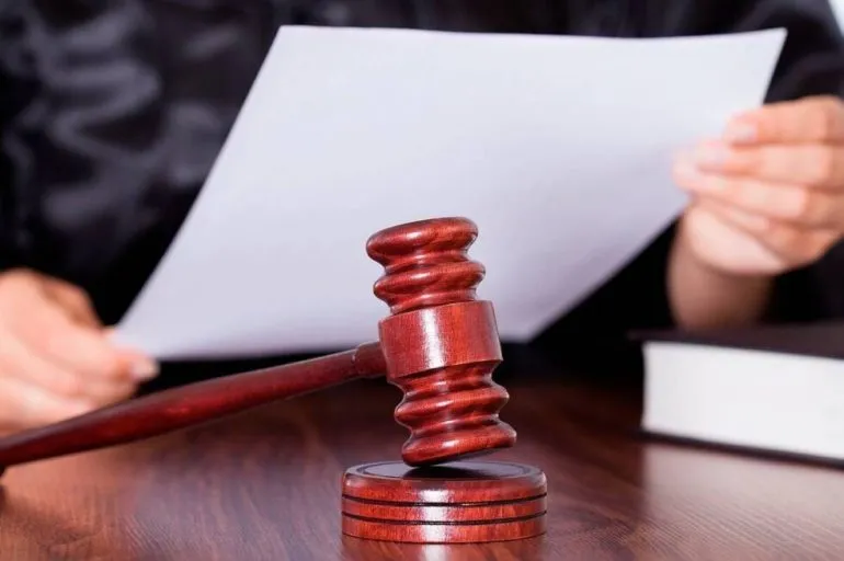 В Охтирці чоловіку присудили за побиття підлітка півтора роки умовно та 40 тис. грн компенсації