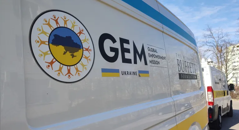 Гуманітарна допомога від GEM та Фонду Баффетта: у Сумах видають продуктові набори