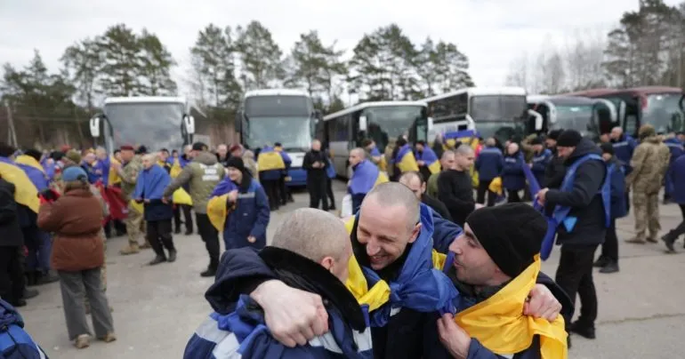 Україна з російського полону повернула ще 300 військових – Зеленський