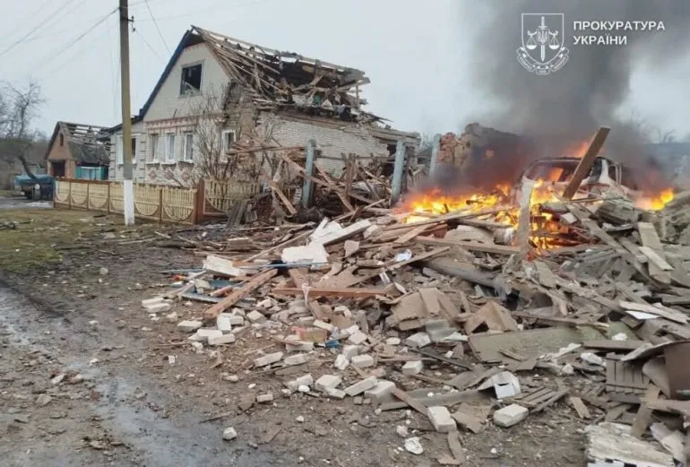 Ворог скинув КАБи на Краснопілля: поранено подружжя
