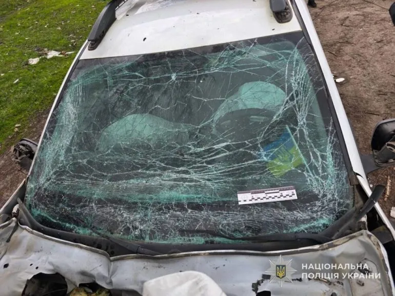 У Білопіллі ворог цілеспрямовано вдарив по поліцейському авто