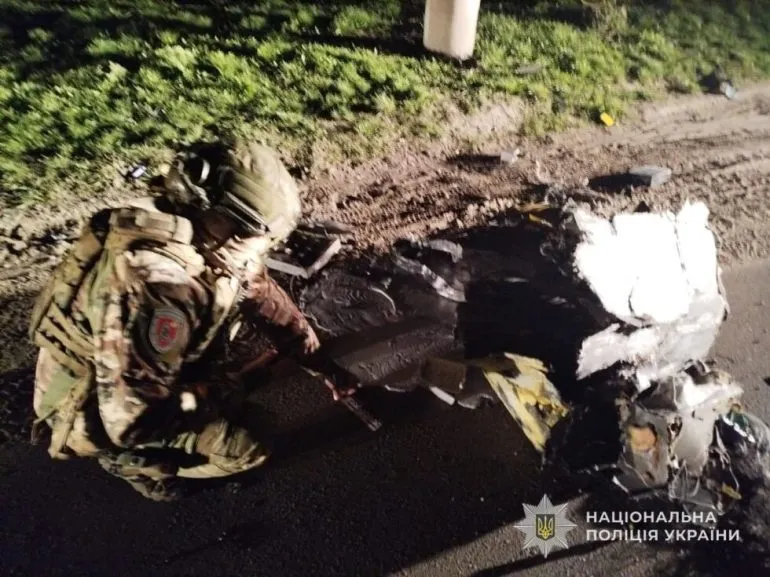 Вибухотехніки знешкодили збитий ворожий БпЛА, який упав посеред вулиці