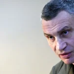 Кличко повідомив про пожежу внаслідок падіння уламків дрона в Києві