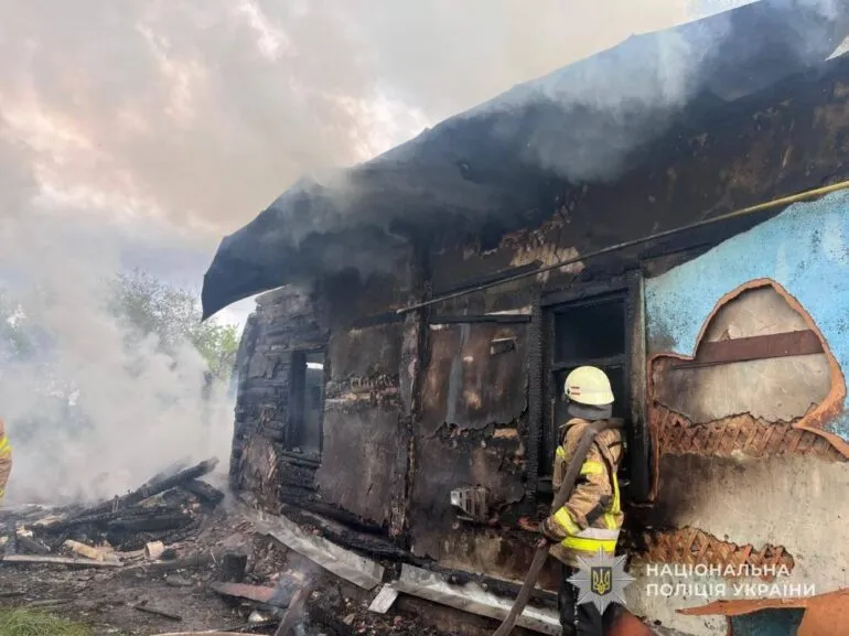 Одна людина загинула, ще четверо жителів поранені через ворожі атаки на Сумщині