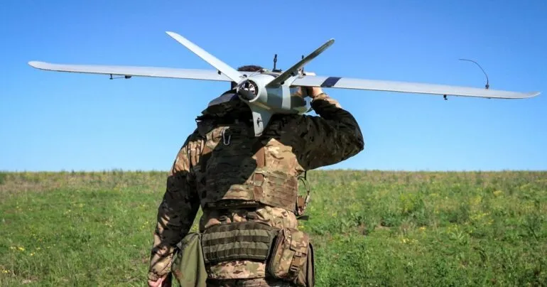 українські дрони обмежують можливість Росії транспортувати війська й запаси на передову