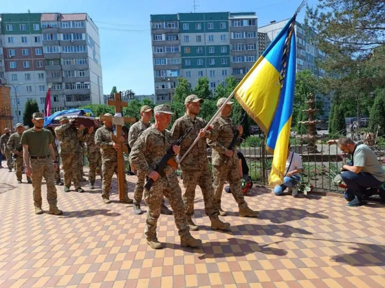 Сум’яни попрощалися із захисником Дмитром Сидоровим
