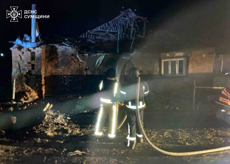 Ворог атакував житловий сектор у Ромнах: троє травмованих