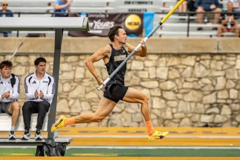 Шосткинський легкоатлет учетверте поспіль став чемпіоном NCAA у США