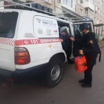 Евакуація з прикордоння Сумщини: співробітники ДСНС вивезли жінку