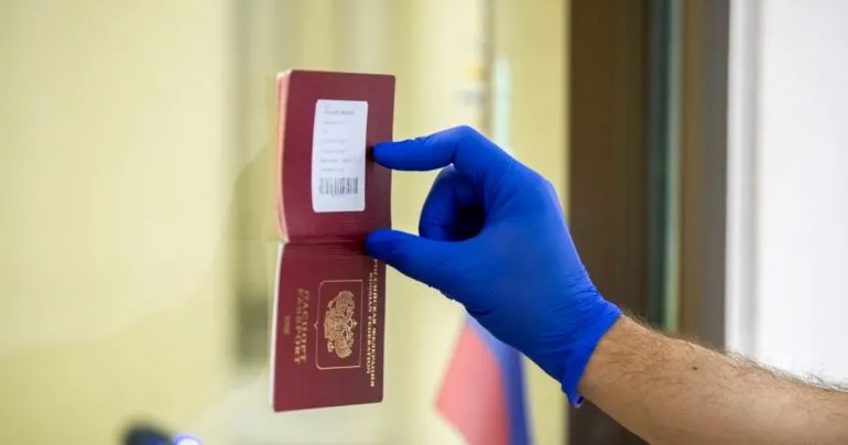Група країн ЄС хоче посилити обмеження видачі шенгенських віз для росіян