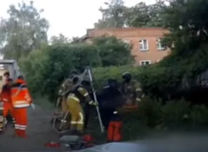 У Сумах жінка впала до колекторного колодязя